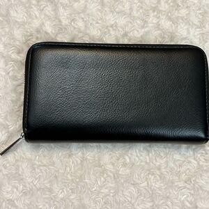 NWT Zippy Leather Wallet